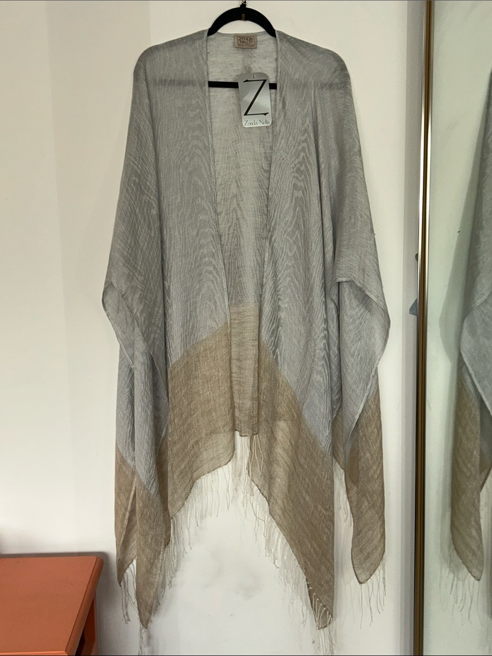 NWT! Zonda Nellis - Linen Two-Tone Shawl in Light Gray and Beige